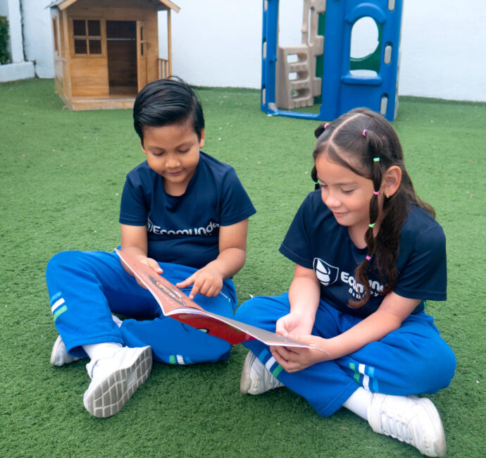 niños leyendo 1